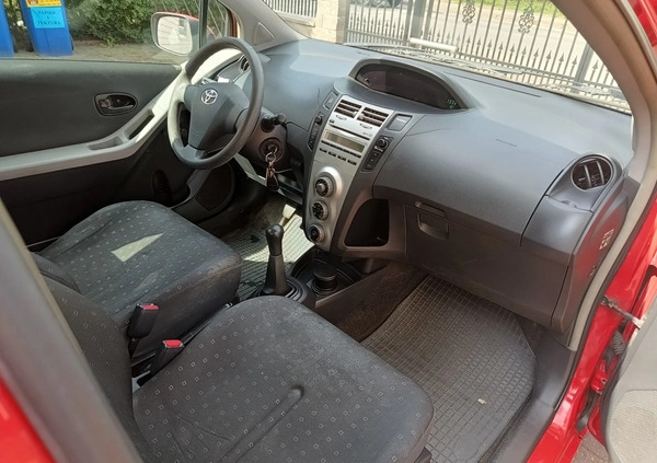 Toyota Yaris cena 7900 przebieg: 266900, rok produkcji 2008 z Tłuszcz małe 46